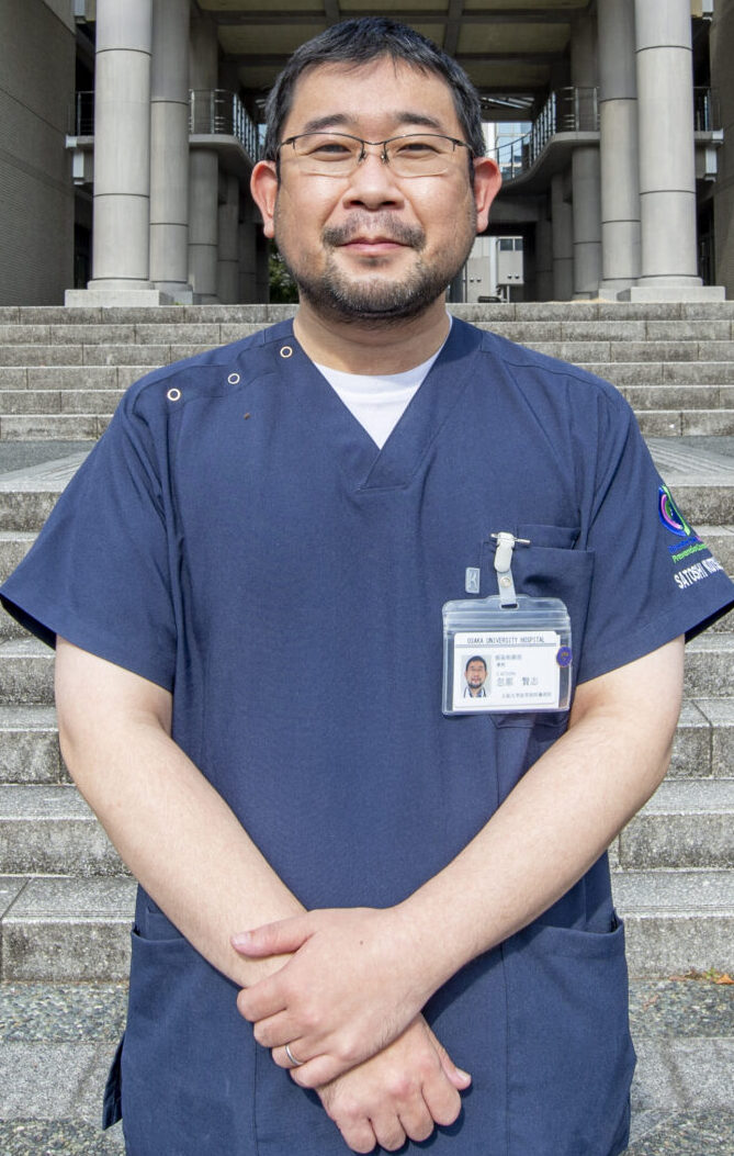 Recent photo of Dr. Satoshi Kutsuna (Professor, Osaka University Graduate School; part-time physician at our clinic)